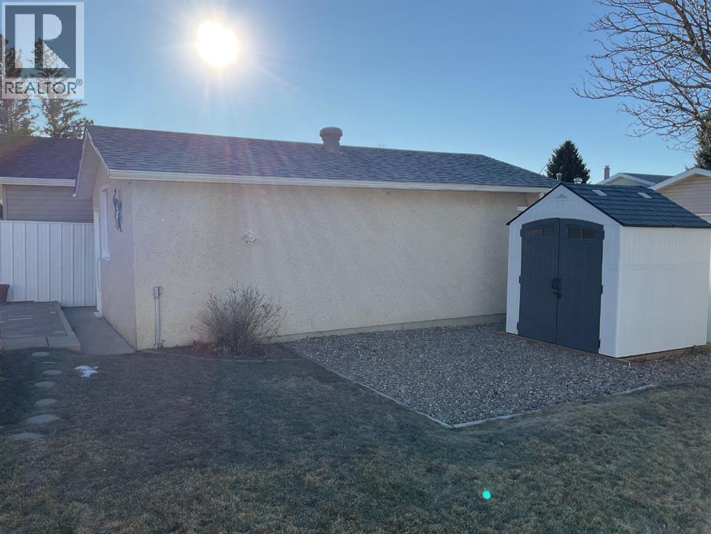 1904 18 Street N, Lethbridge, Alberta  T1H 4H2 - Photo 37 - A2276665