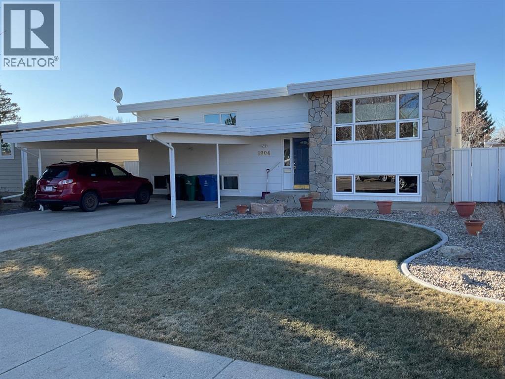 1904 18 Street N, Lethbridge, Alberta  T1H 4H2 - Photo 3 - A2276665