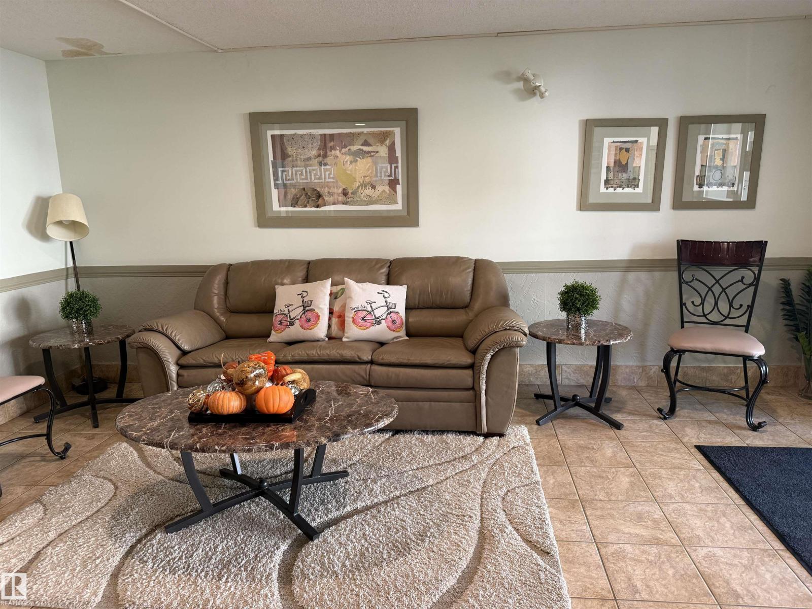 #415 4700 43 Av, Stony Plain, Alberta  T7Z 2S6 - Photo 2 - E4462130