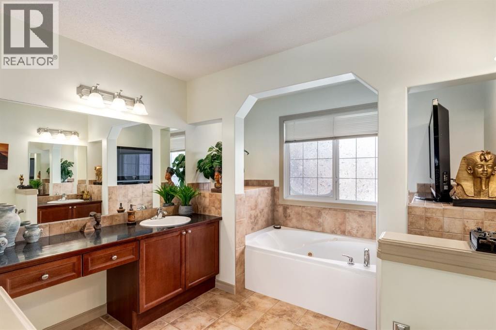 515 Crystal Green Mews, Okotoks, Alberta  T1S 2K6 - Photo 22 - A2287663