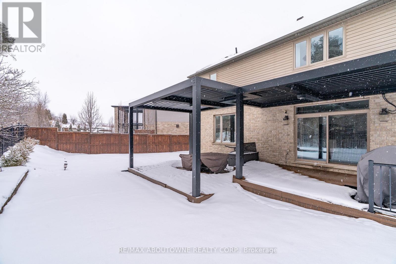 305 Gosling Gardens, Guelph, Ontario  N1L 0M1 - Photo 39 - X12822956