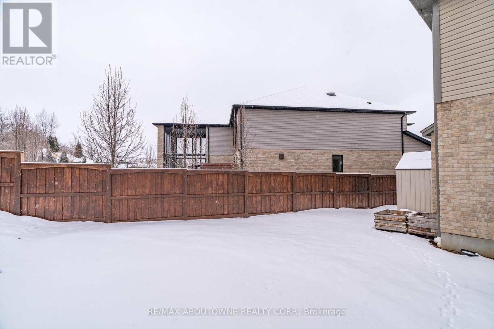 305 Gosling Gardens, Guelph, Ontario  N1L 0M1 - Photo 40 - X12822956