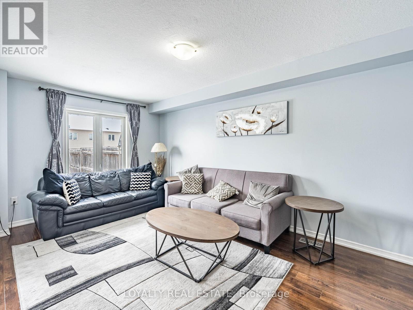 64 English Lane, Brantford, Ontario  N3T 0G9 - Photo 3 - X12822964