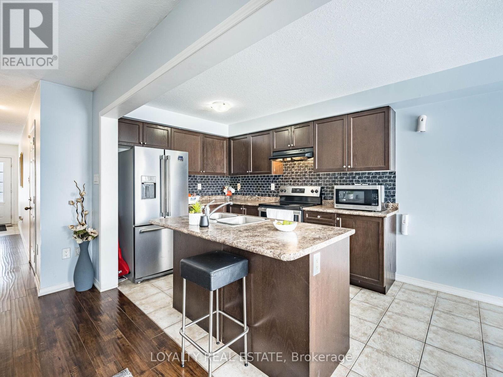 64 English Lane, Brantford, Ontario  N3T 0G9 - Photo 8 - X12822964