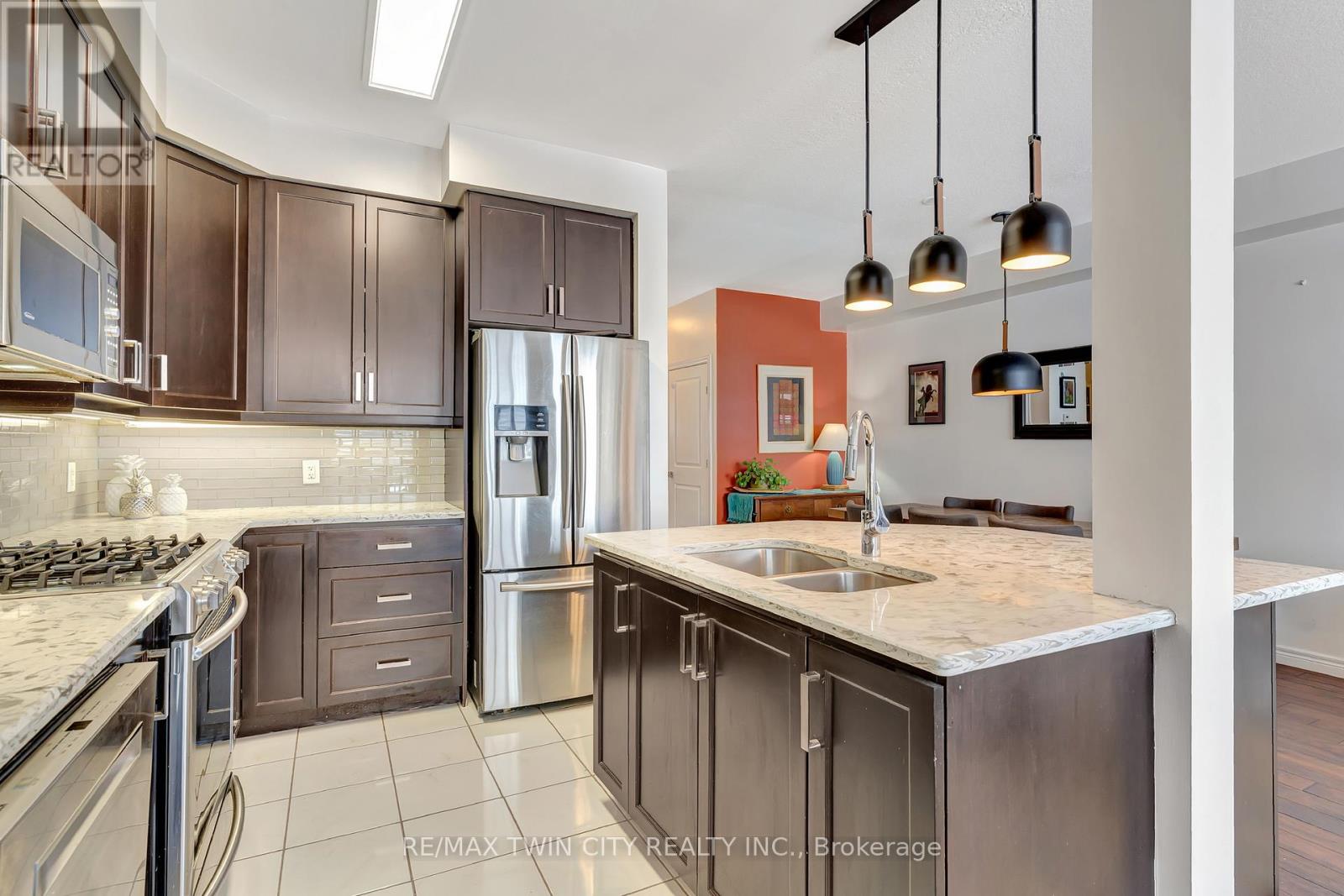 50 Greenwater Drive, Cambridge, Ontario  N2R 0H2 - Photo 7 - X12823008