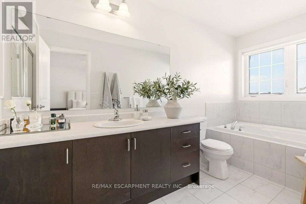 3998 Fracchioni Drive, Lincoln, Ontario  L3J 0R9 - Photo 29 - X12823056