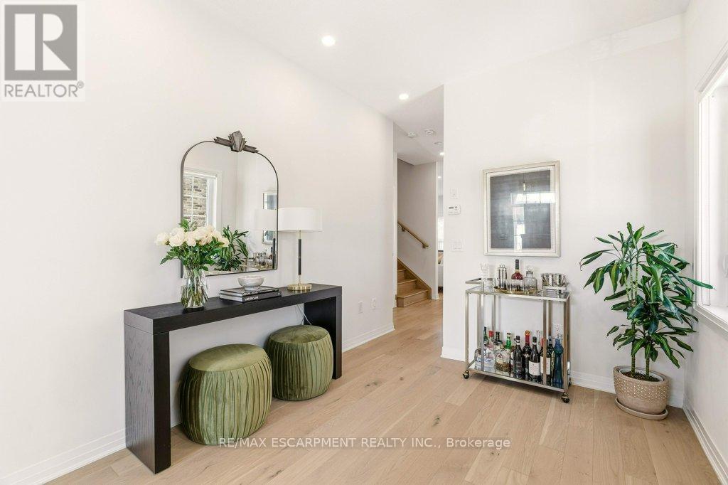 3998 Fracchioni Drive, Lincoln, Ontario  L3J 0R9 - Photo 6 - X12823056