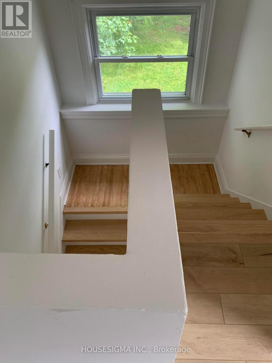 225 Bowman Street, Hamilton, Ontario  L8S 2T9 - Photo 10 - X12823128