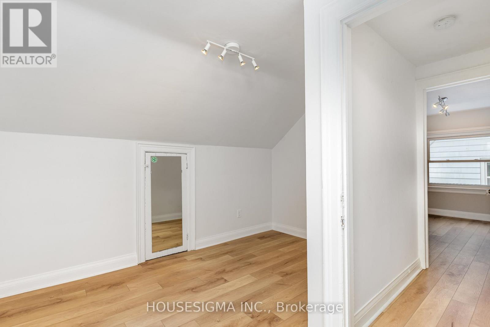 225 Bowman Street, Hamilton, Ontario  L8S 2T9 - Photo 15 - X12823128