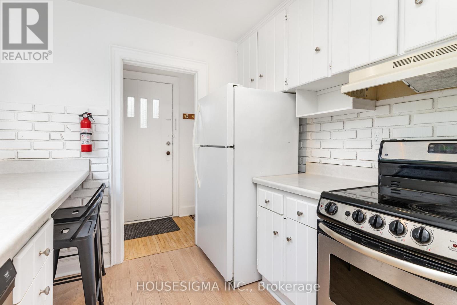 225 Bowman Street, Hamilton, Ontario  L8S 2T9 - Photo 6 - X12823128