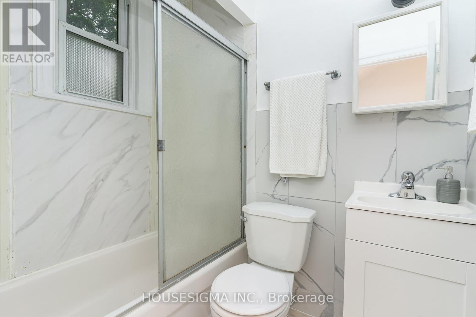 225 Bowman Street, Hamilton, Ontario  L8S 2T9 - Photo 9 - X12823128