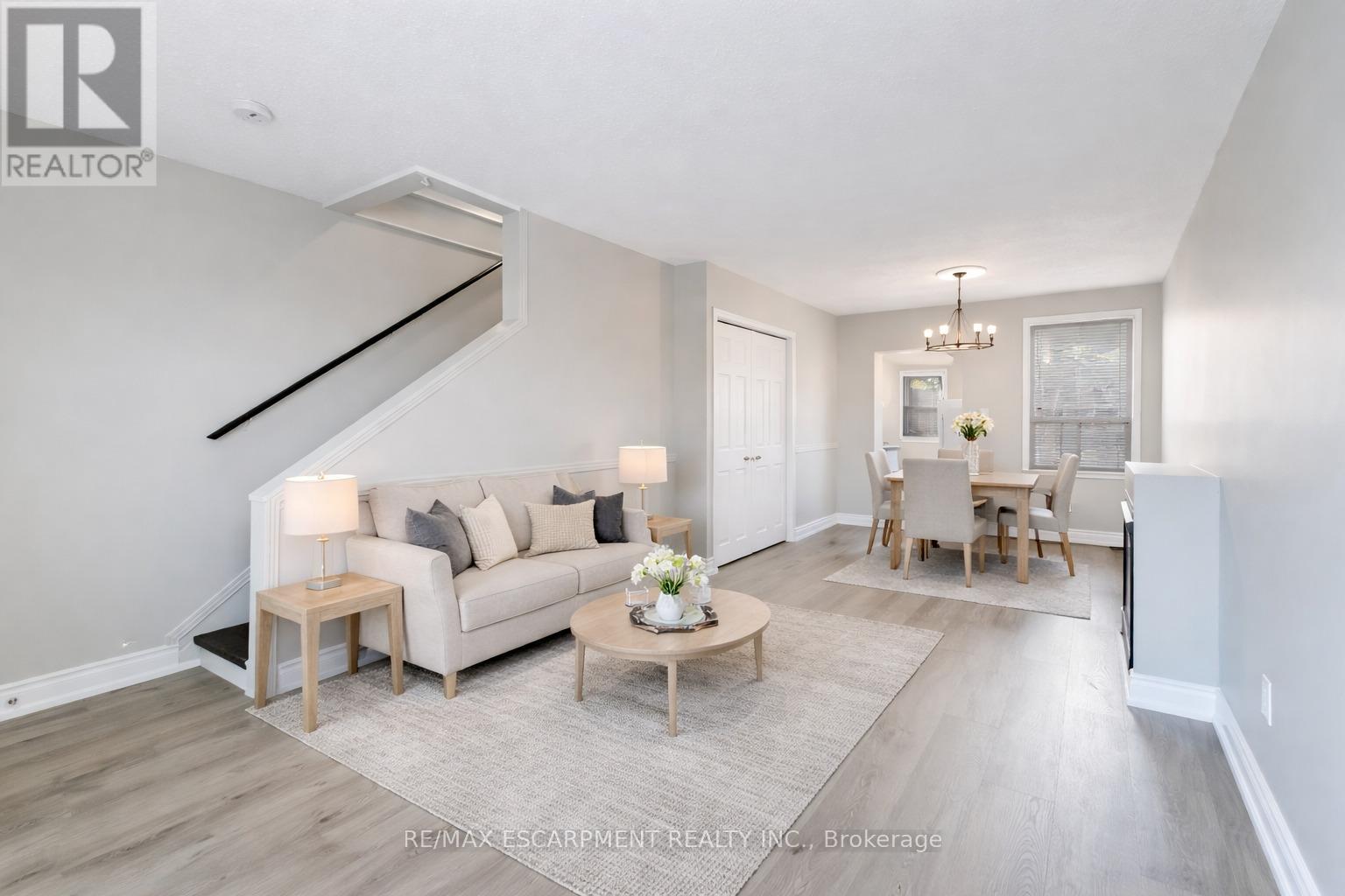 187 BARTON STREET W, Hamilton, Ontario