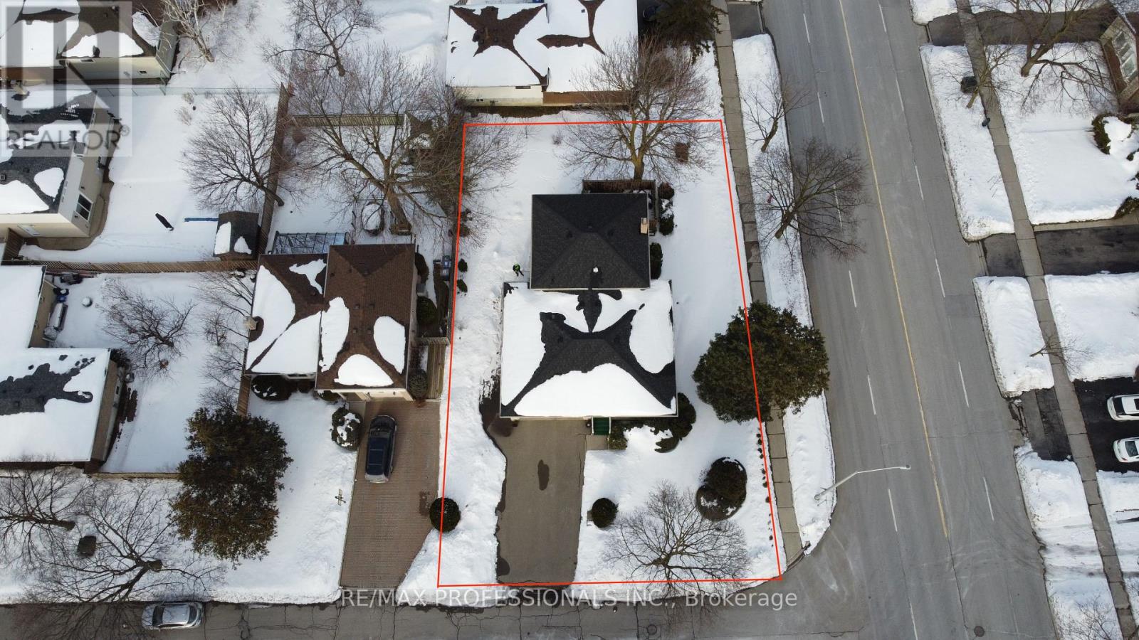 50 Trotters Lane, Brampton, Ontario  L6Y 1B6 - Photo 2 - W12820656