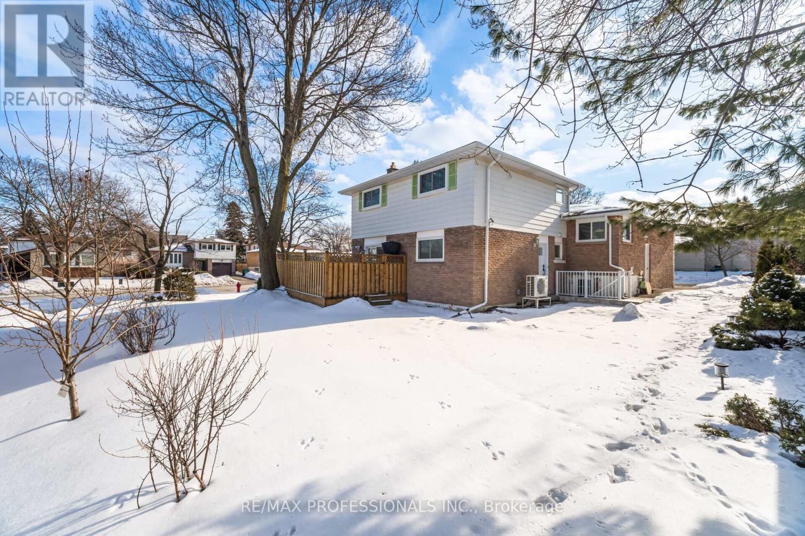 50 Trotters Lane, Brampton, Ontario  L6Y 1B6 - Photo 47 - W12820656