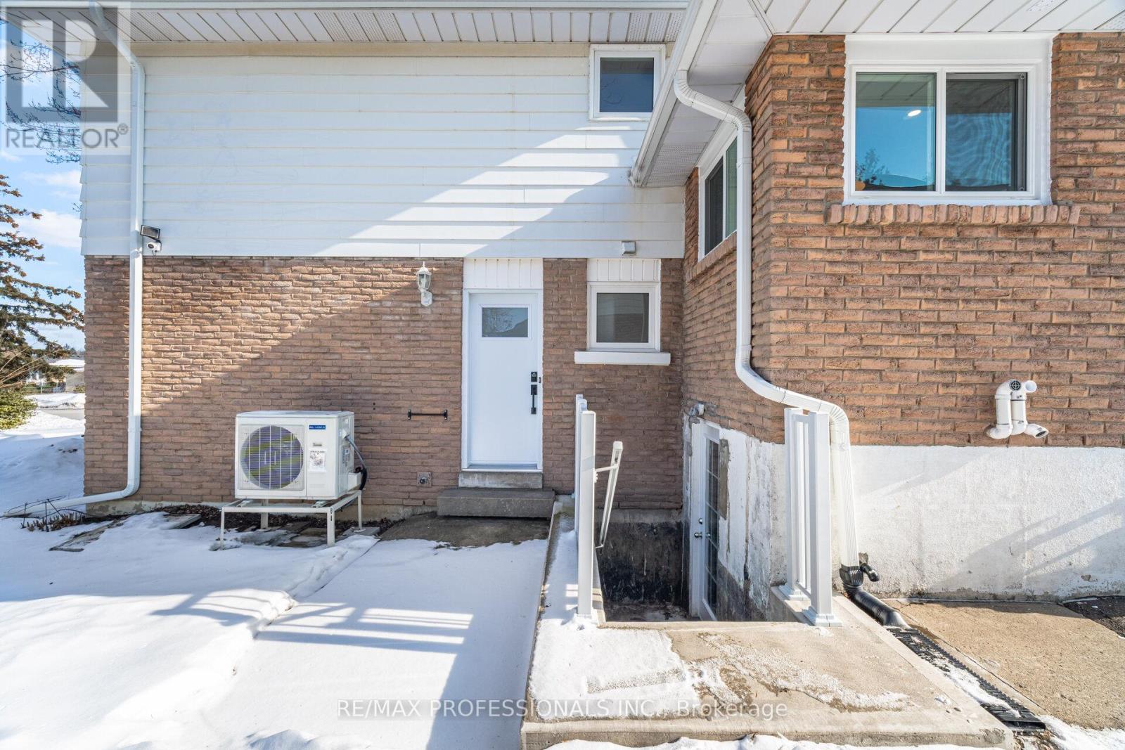 50 Trotters Lane, Brampton, Ontario  L6Y 1B6 - Photo 46 - W12820656