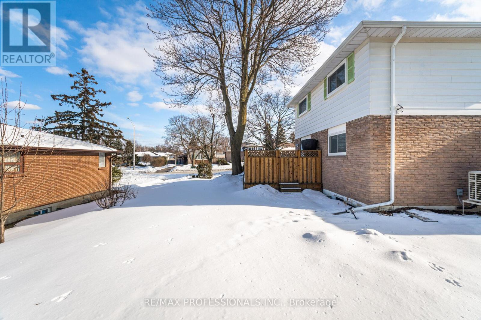 50 Trotters Lane, Brampton, Ontario  L6Y 1B6 - Photo 48 - W12820656