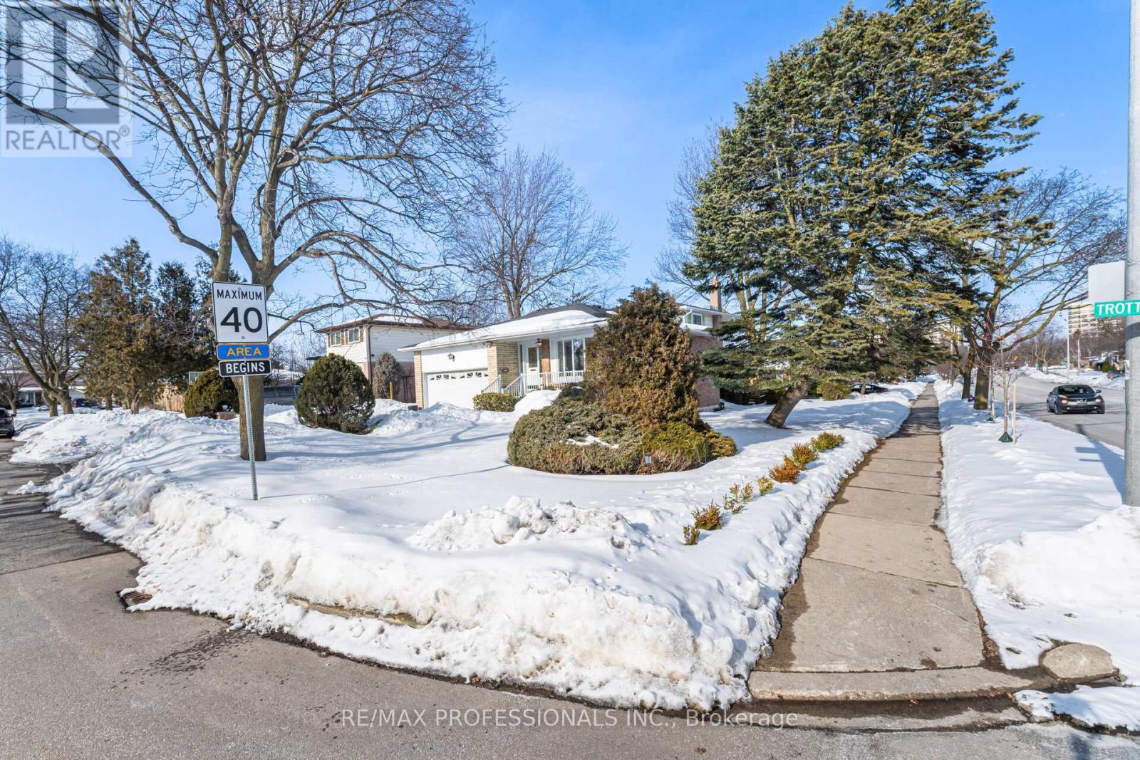 50 Trotters Lane, Brampton, Ontario  L6Y 1B6 - Photo 7 - W12820656