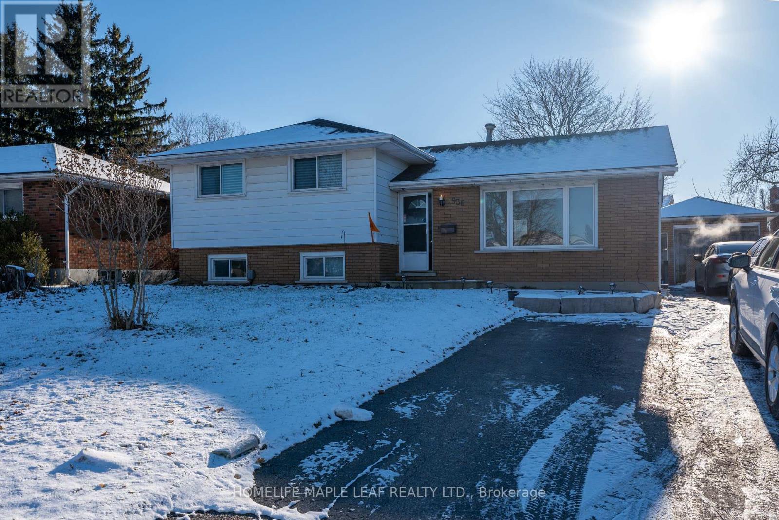 936 Alice Street, Woodstock, Ontario  N4S 2J7 - Photo 2 - X12769774