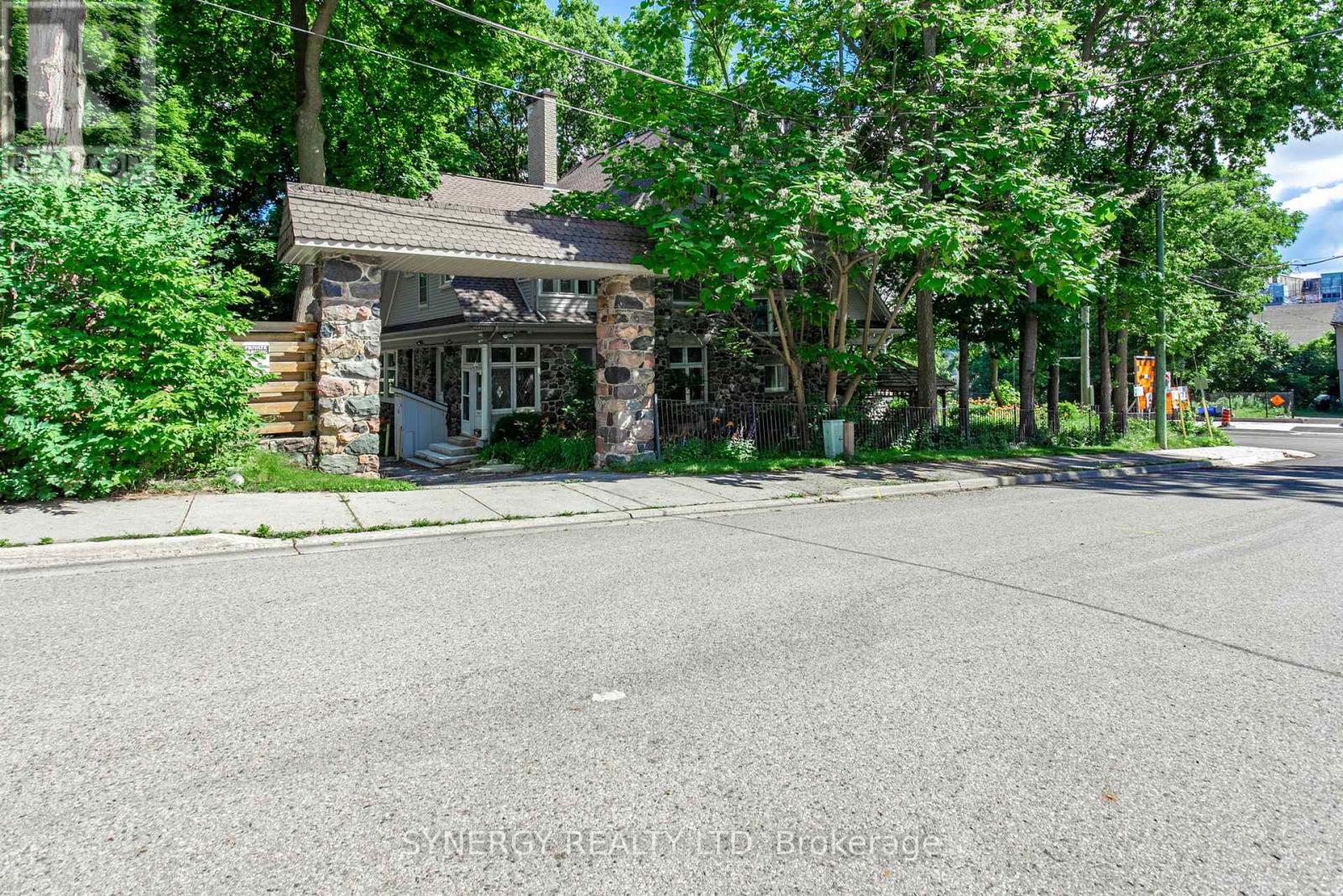 7 - 37 Ridout Street S, London South, Ontario  N6C 3W7 - Photo 17 - X12721950