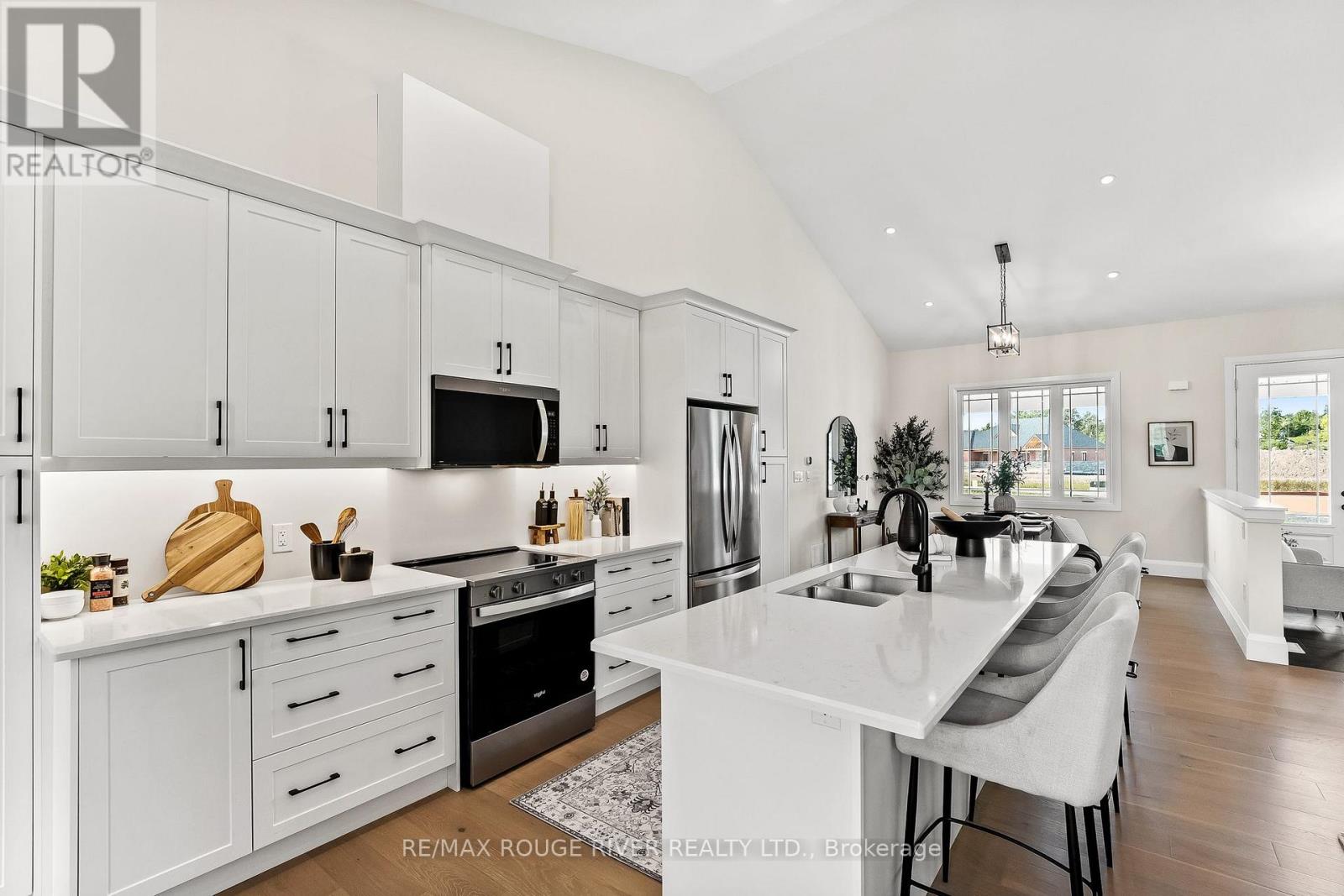 8 Cameron Court, Cavan Monaghan (Cavan Twp), Ontario  L0A 1C0 - Photo 4 - X12823278