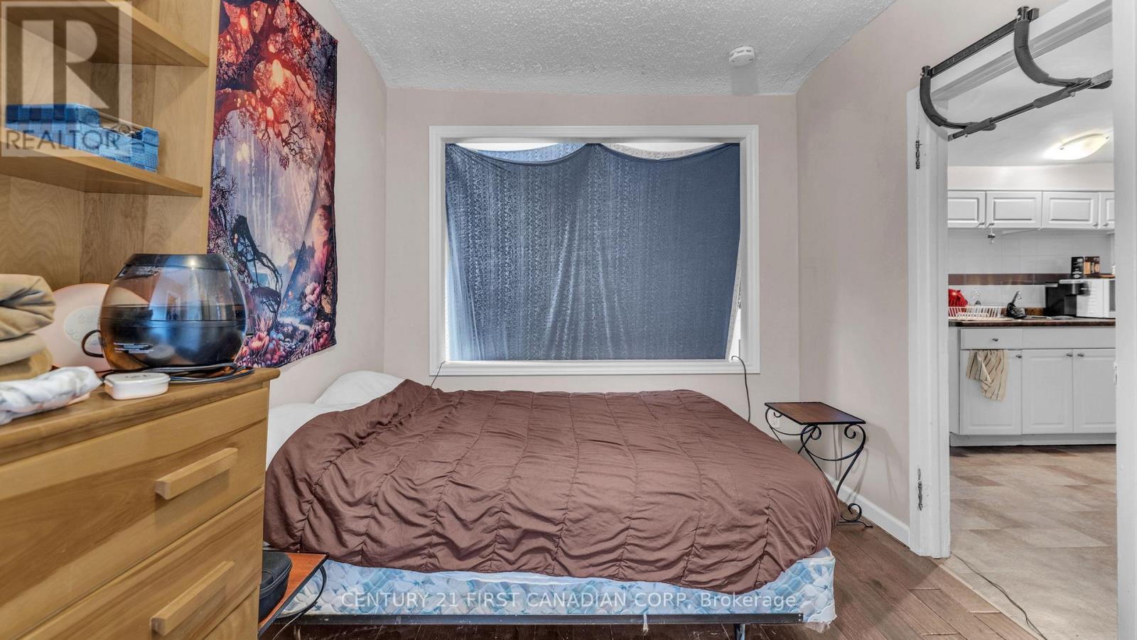 118 Wharncliffe Road S, London South, Ontario  N6J 2K3 - Photo 13 - X12823254