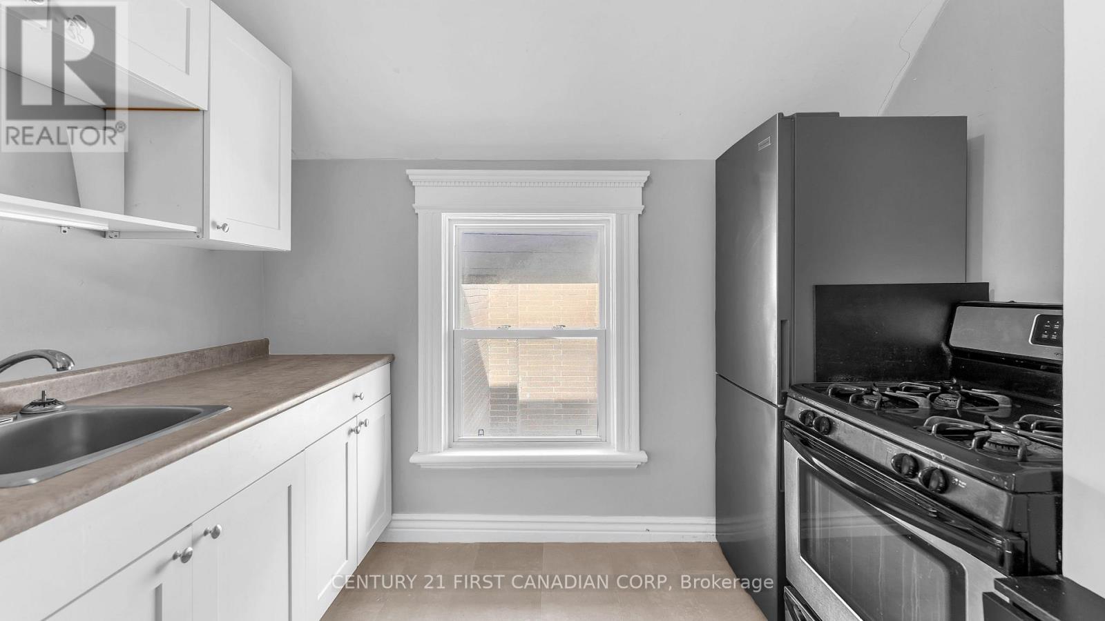 118 Wharncliffe Road S, London South, Ontario  N6J 2K3 - Photo 3 - X12823254