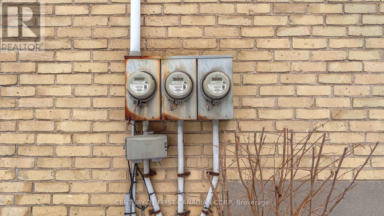 118 Wharncliffe Road S, London South, Ontario  N6J 2K3 - Photo 8 - X12823254