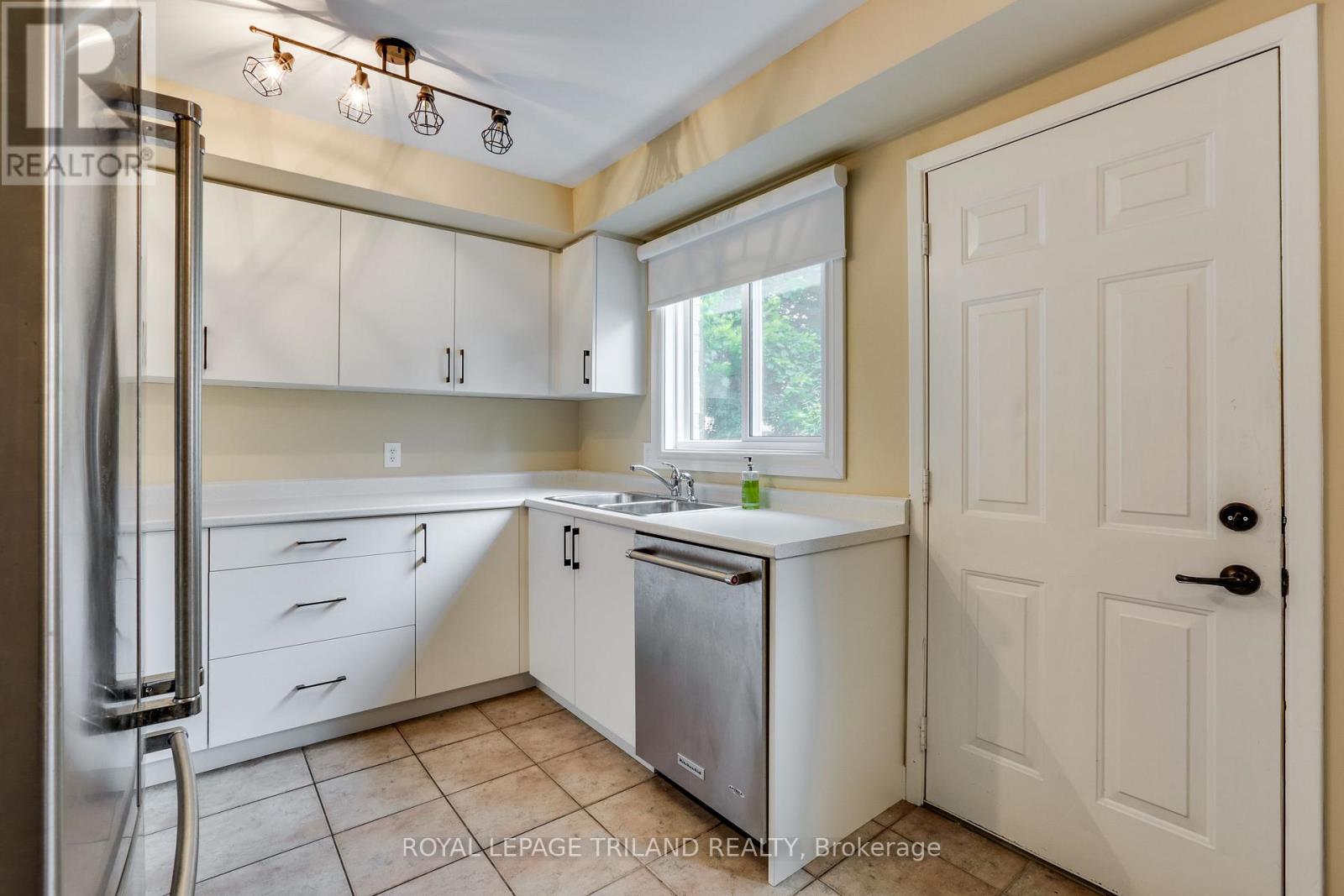 57 - 320 Westminster Avenue, London South, Ontario  N6C 5H5 - Photo 13 - X12823312