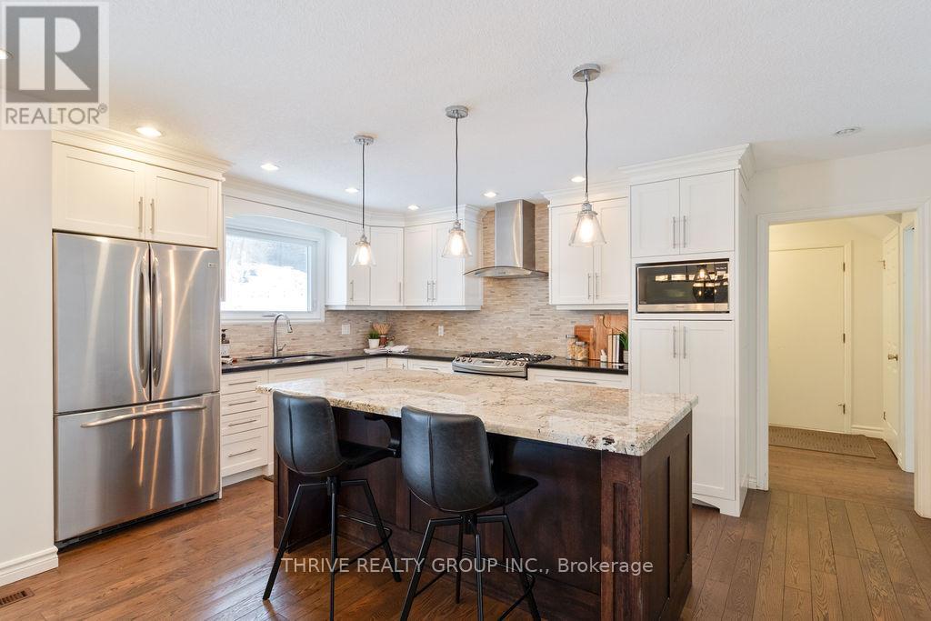 47 Compton Crescent, London South, Ontario  N6C 4E9 - Photo 11 - X12823330