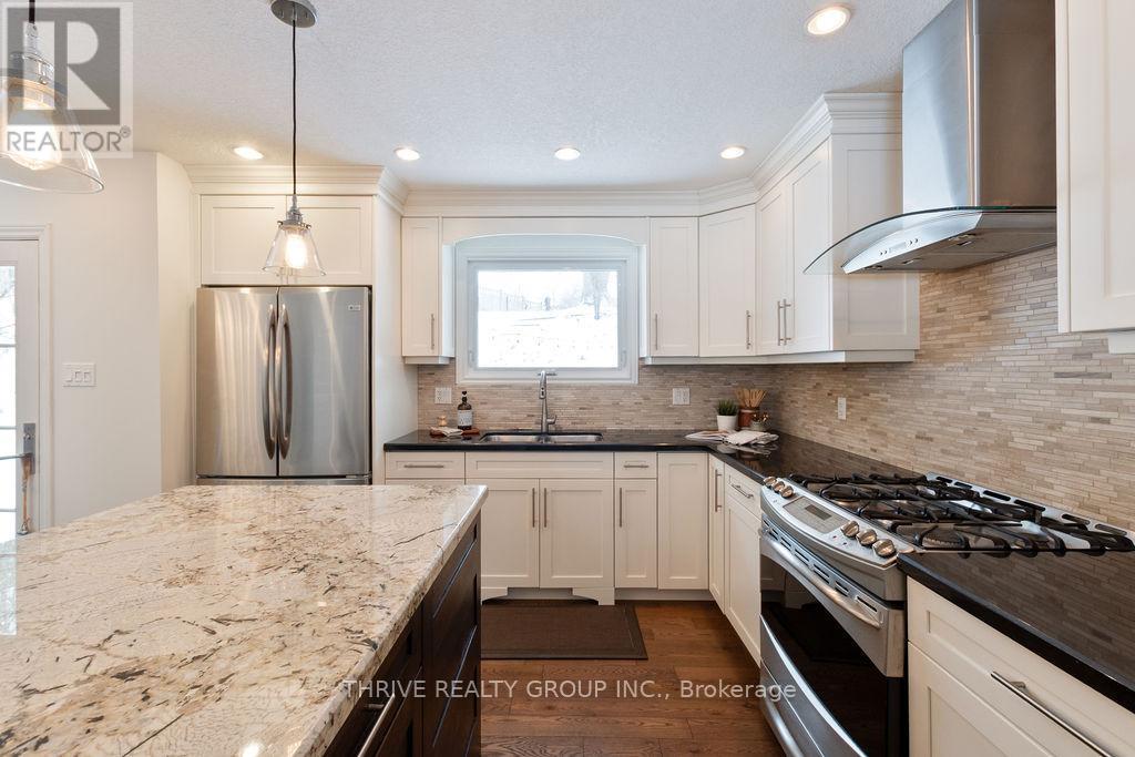 47 Compton Crescent, London South, Ontario  N6C 4E9 - Photo 13 - X12823330