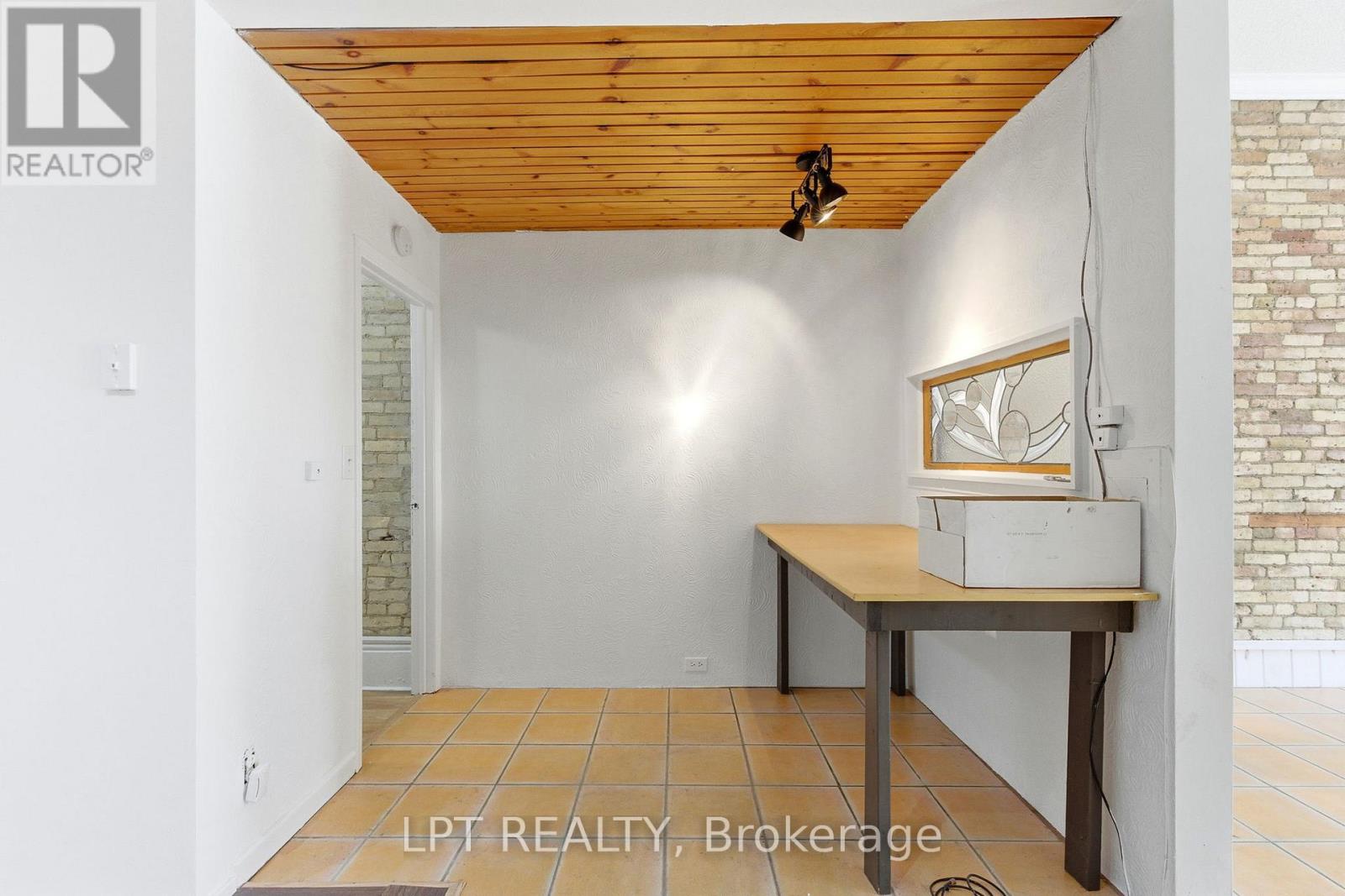 423 Main South Street, South Huron, Ontario  N0M 1S2 - Photo 12 - X12733554