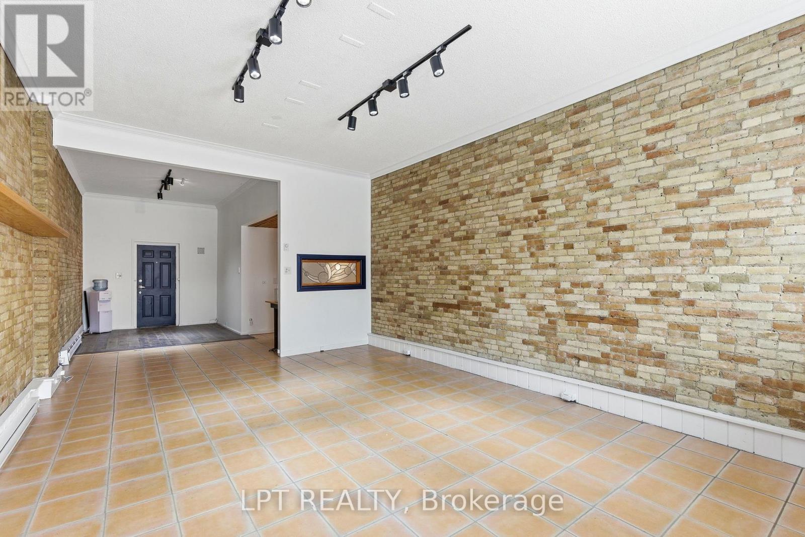 423 Main South Street, South Huron, Ontario  N0M 1S2 - Photo 6 - X12733554