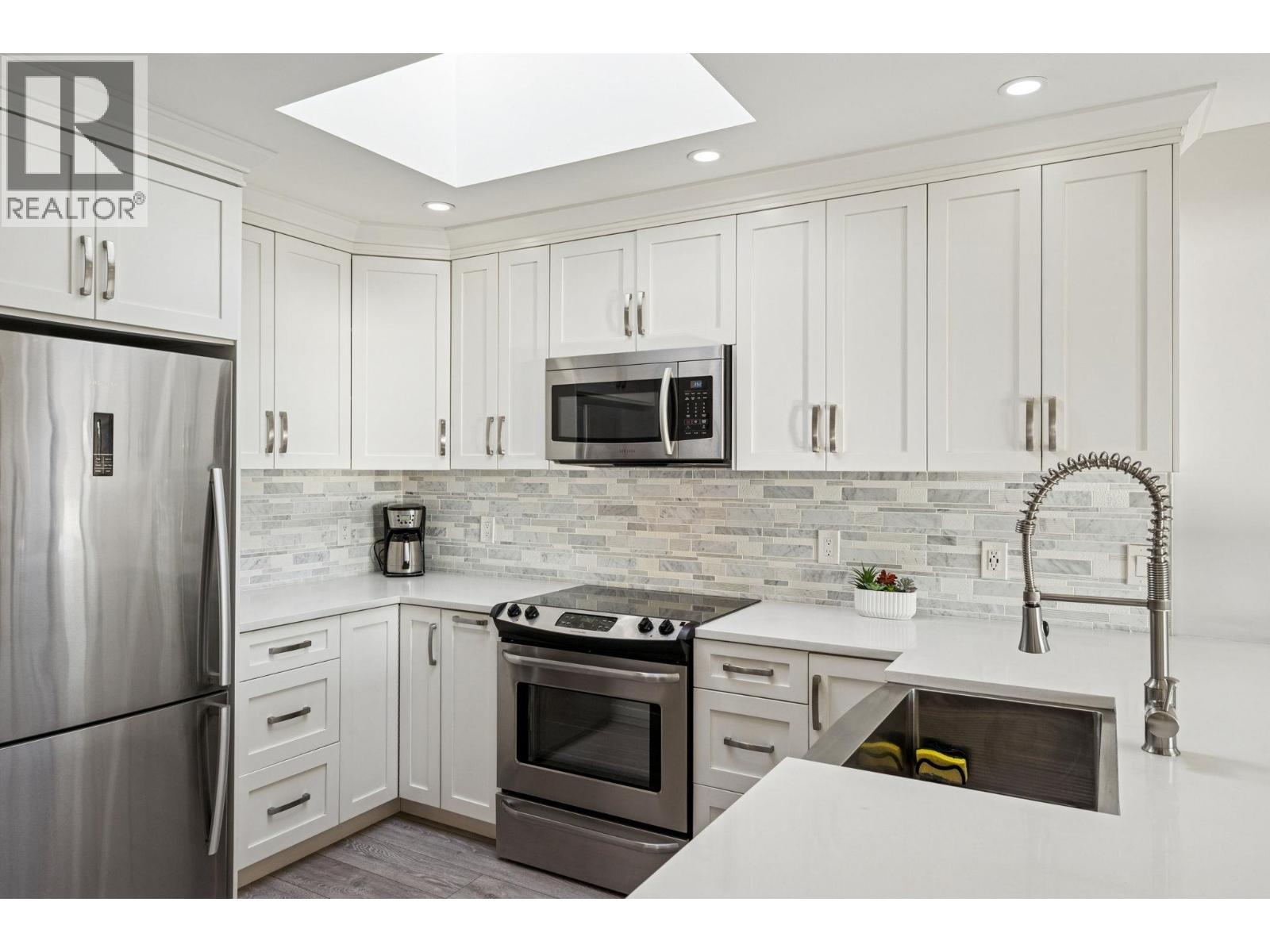 305 175 W 4th Street, North Vancouver, British Columbia  V7M 1H6 - Photo 10 - R3093853