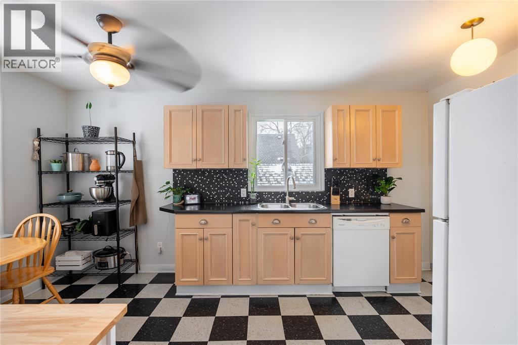 184 Gordon Street, Sarnia, Ontario  N7T 6N9 - Photo 8 - 26004075