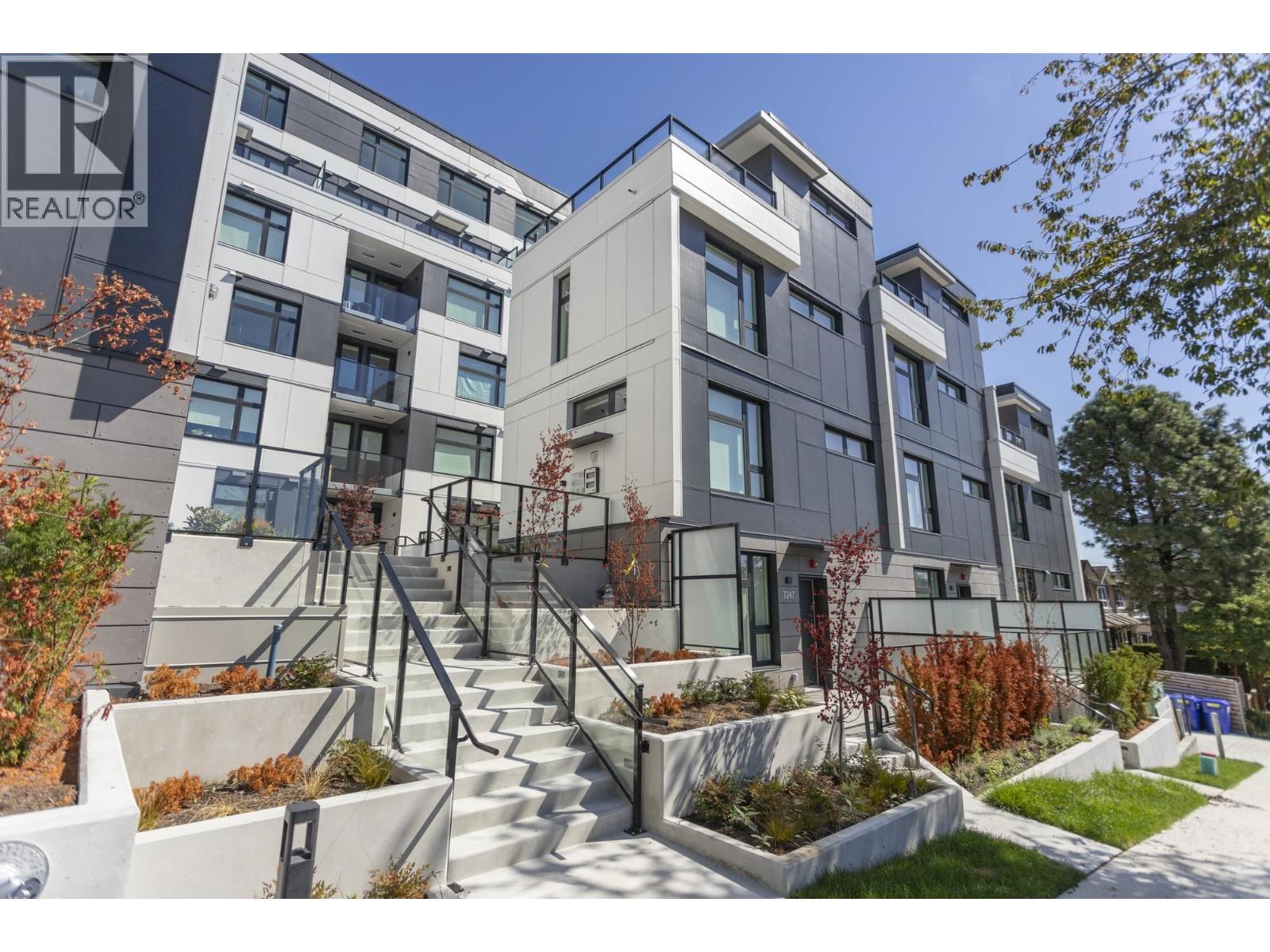 Listing Picture 25 of 38 : 3249 CLIVE AVENUE, Vancouver / 溫哥華 - 魯藝地產 Yvonne Lu Group - MLS Medallion Club Member