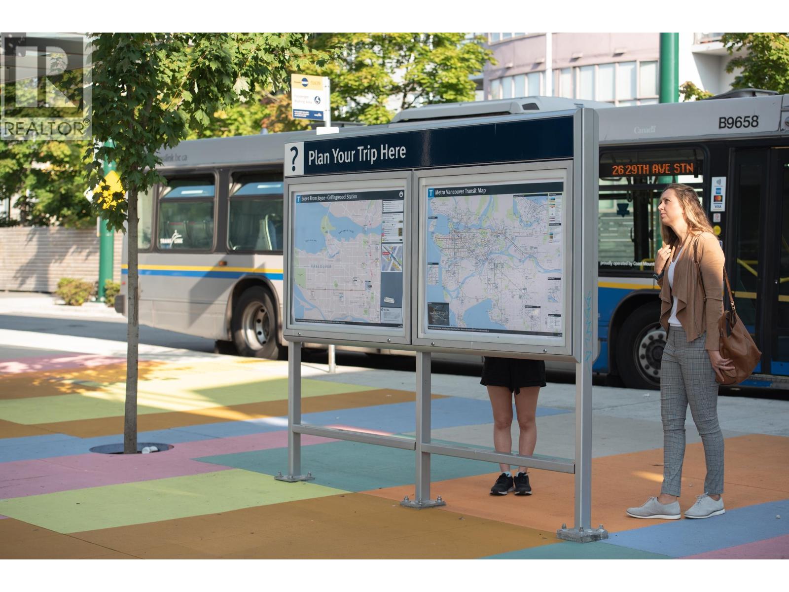 Listing Picture 33 of 38 : 3249 CLIVE AVENUE, Vancouver / 溫哥華 - 魯藝地產 Yvonne Lu Group - MLS Medallion Club Member