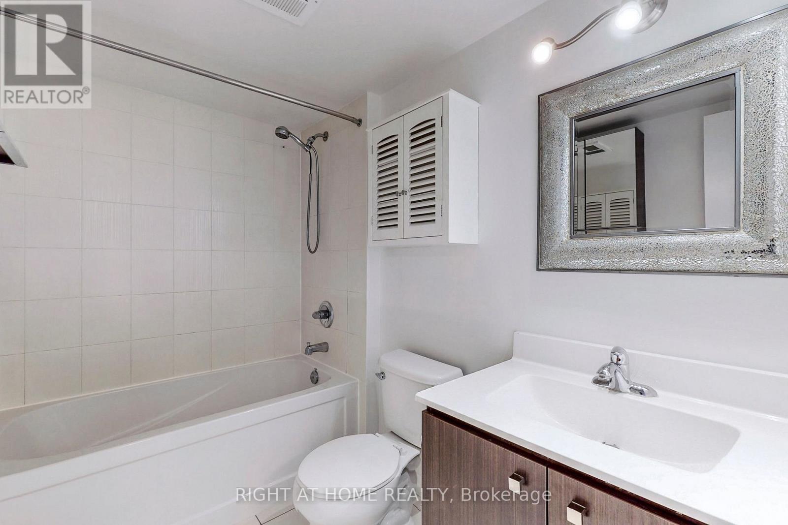 1805 - 2015 Sheppard Avenue E, Toronto, Ontario  M2J 1W6 - Photo 25 - C12823266