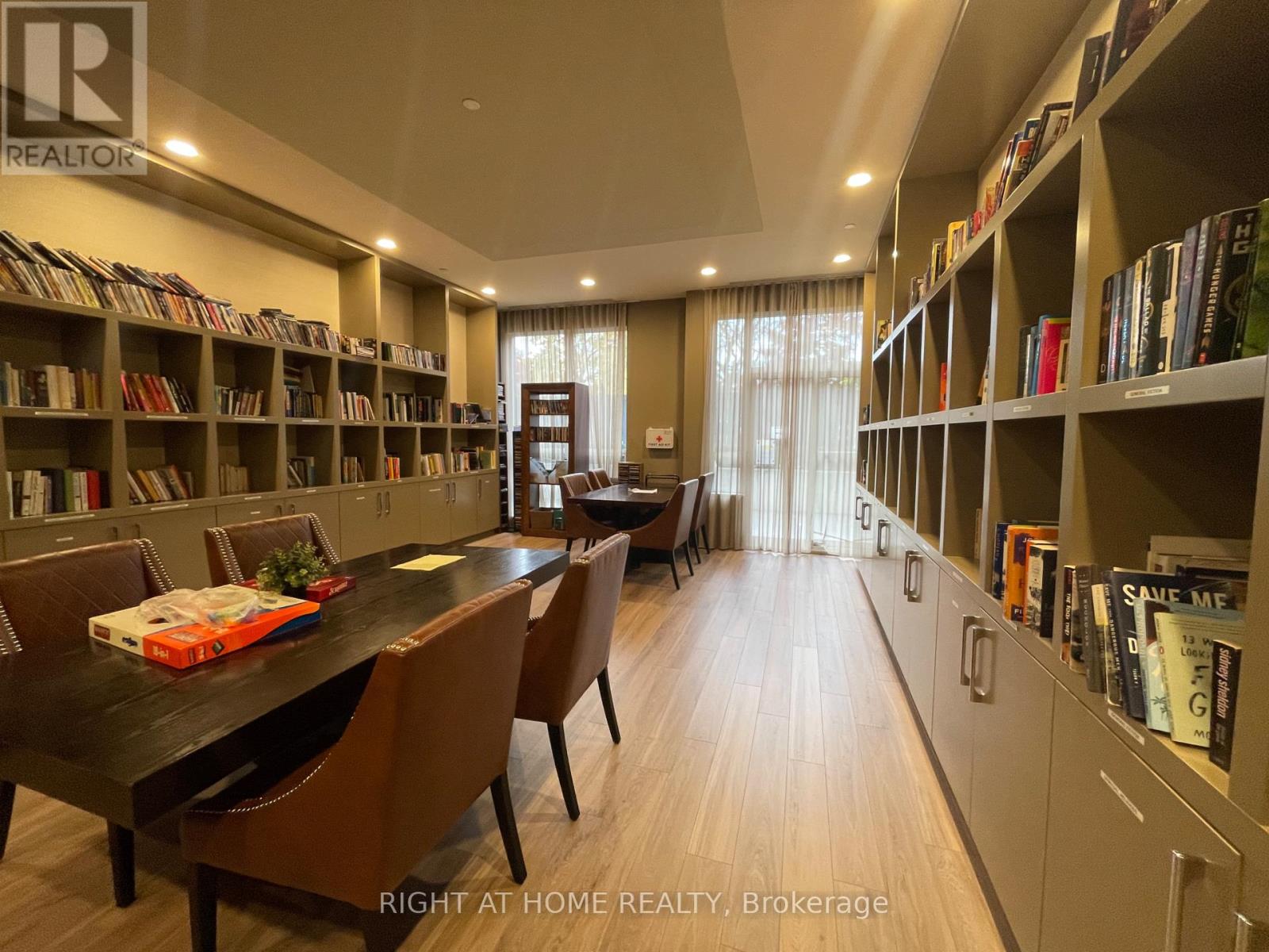 820 - 35 Saranac Boulevard, Toronto, Ontario  M6A 2G5 - Photo 2 - C12823340