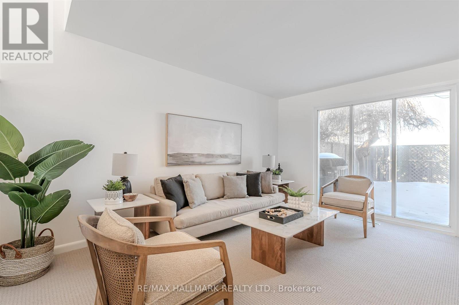 16 Burdock Lane, Toronto, Ontario  M3C 2G5 - Photo 3 - C12823346