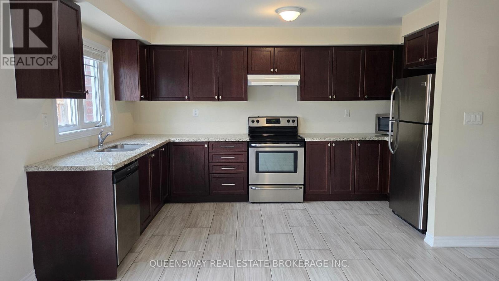 70 Streathern Way, Clarington, Ontario  L1C 0S4 - Photo 4 - E12823308