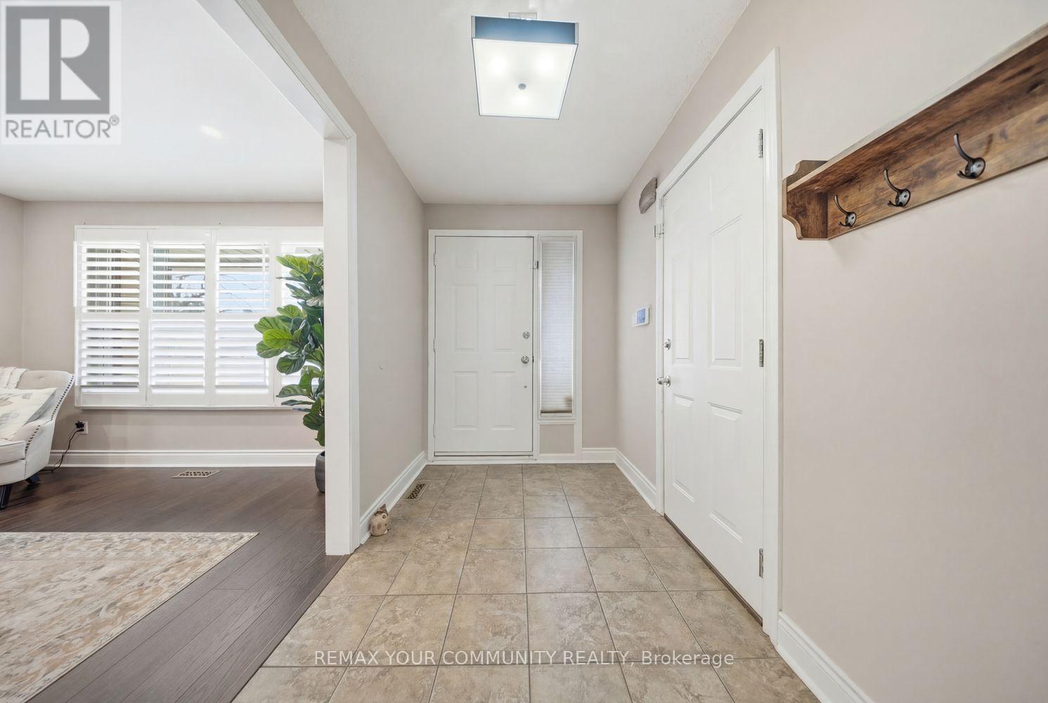 857 Copperfield Drive, Oshawa, Ontario  L1K 1S3 - Photo 4 - E12823370