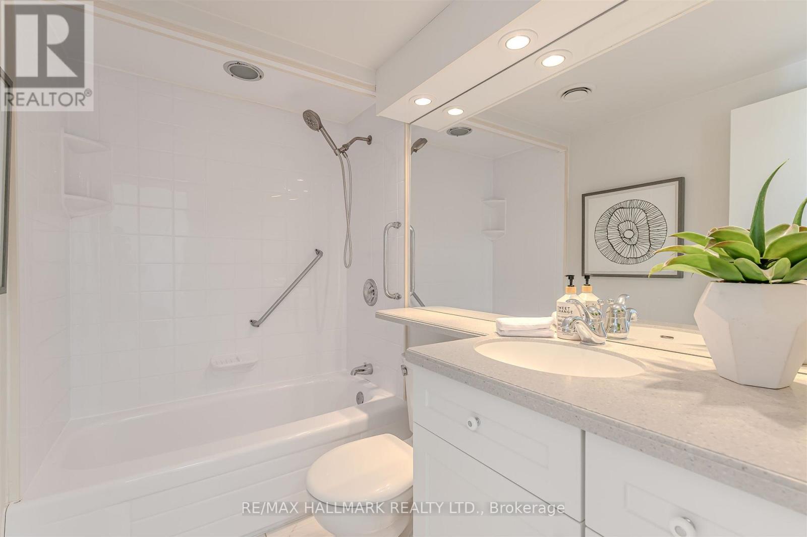 16 Burdock Lane, Toronto, Ontario  M3C 2G5 - Photo 19 - C12823346