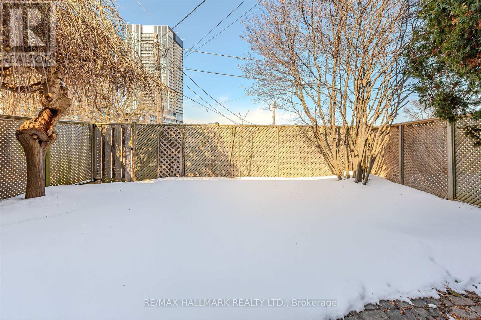 16 Burdock Lane, Toronto, Ontario  M3C 2G5 - Photo 23 - C12823346