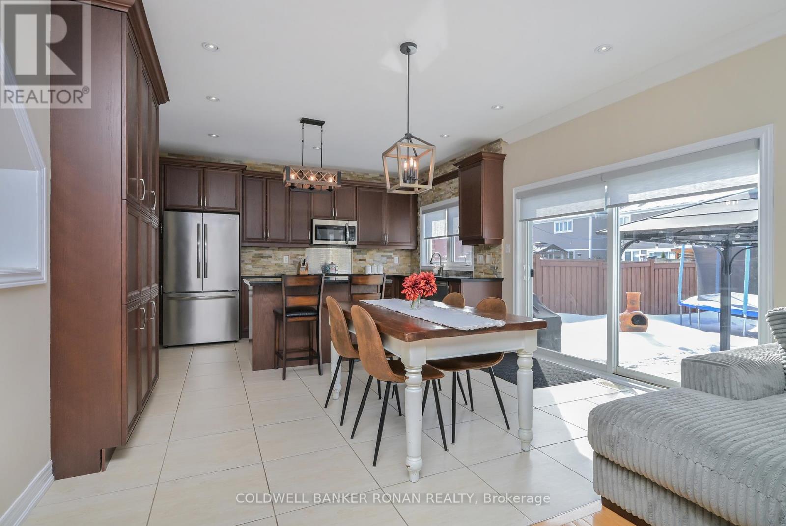 3 Swenson Street, New Tecumseth (Alliston), Ontario  L9R 0J6 - Photo 6 - N12812222