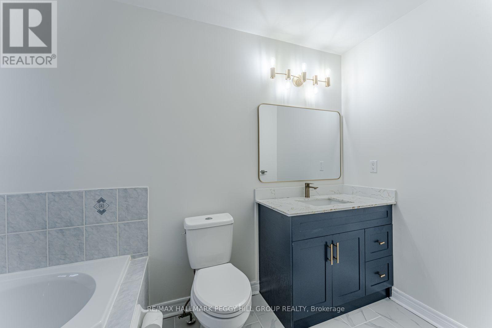 179 Warwick Crescent, Newmarket, Ontario  L3X 2S3 - Photo 6 - N12823316