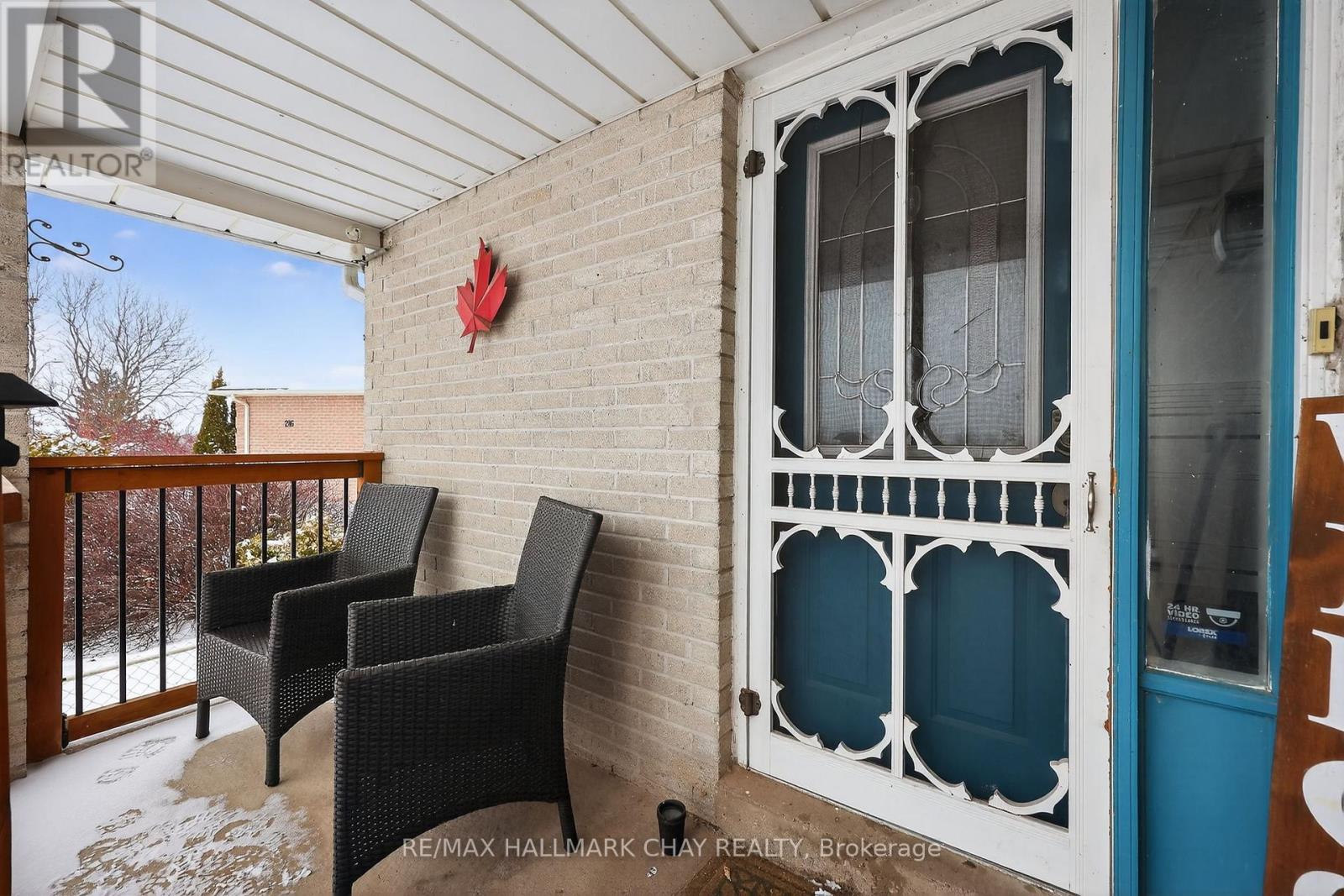 218 Colborne Street, Bradford West Gwillimbury, Ontario  L3Z 2R5 - Photo 2 - N12823368