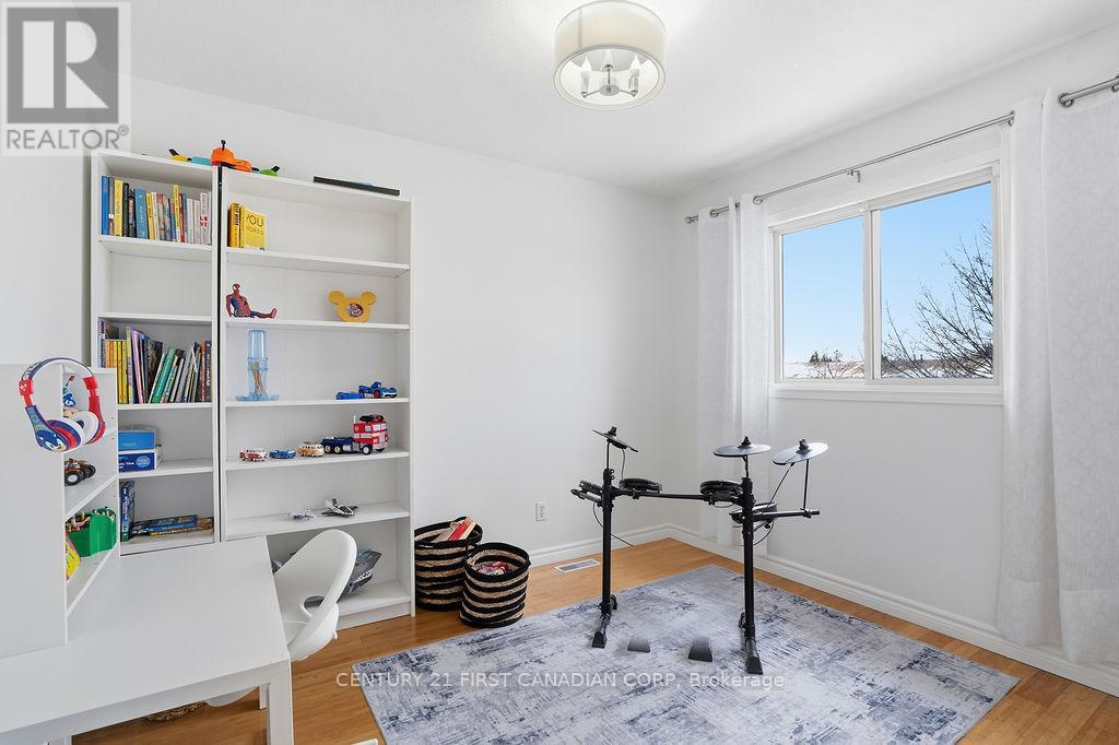 Photo 30 of 48 for 28 - 750 Osgoode Drive S