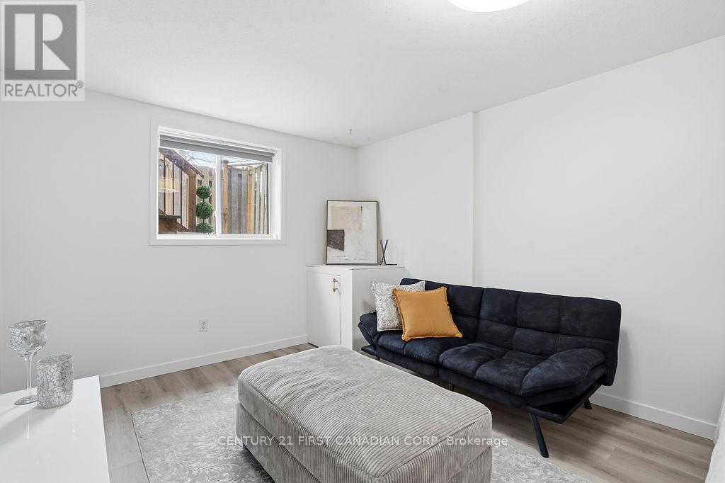 Photo 36 of 48 for 28 - 750 Osgoode Drive S