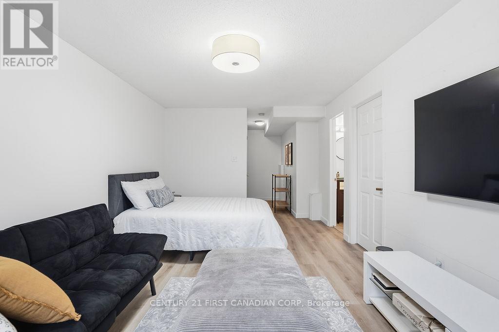 Photo 38 of 48 for 28 - 750 Osgoode Drive S