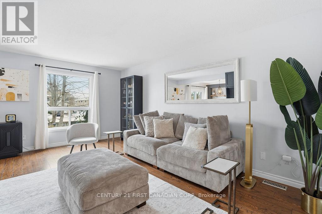 Photo 6 of 48 for 28 - 750 Osgoode Drive S